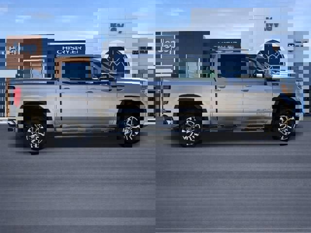 Used 2019 GMC Sierra 1500 SLT w/ SLT Premium Package AWD/4WD image 8