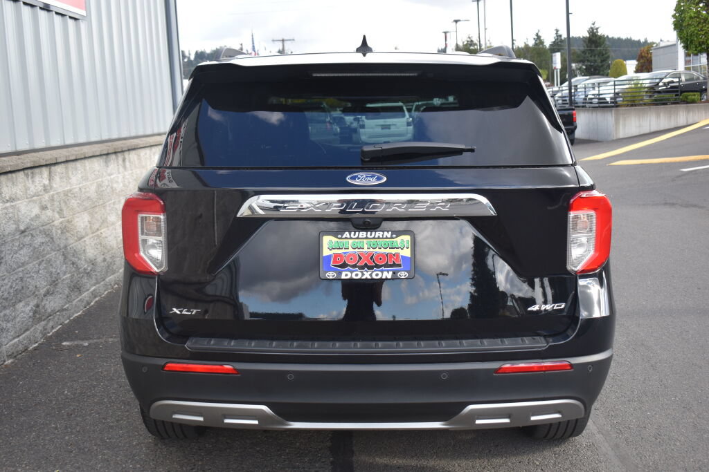 Used 2024 Ford Explorer XLT w/ Equipment Group 202A AWD/4WD image 6