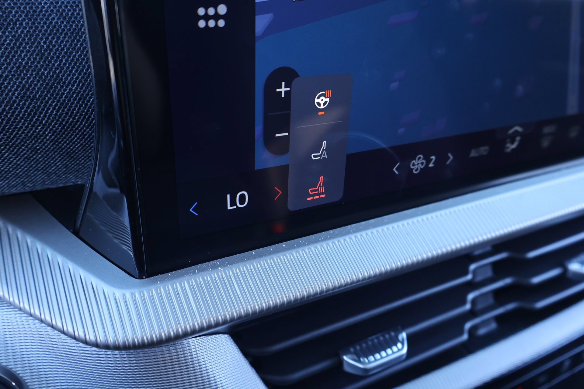 New 2026 Ford Explorer Active w/ Active Comfort Package RWD image 8