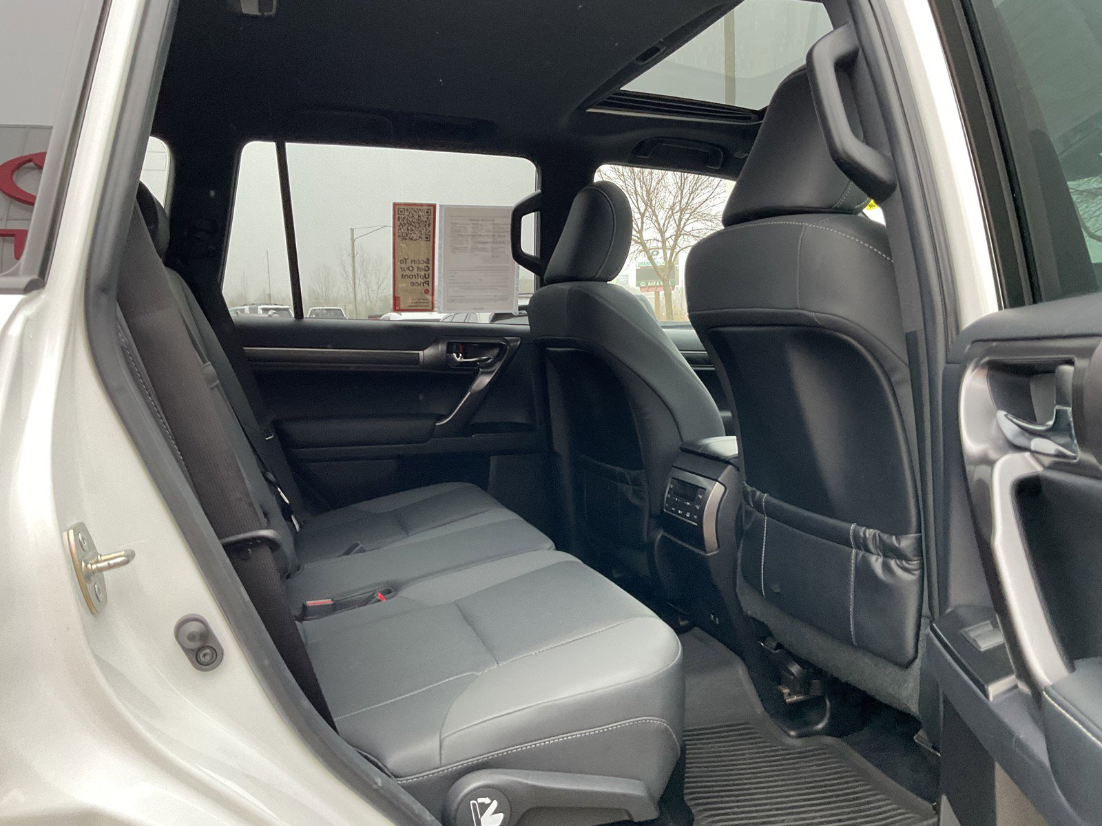 Used 2022 Lexus GX 460 image 16