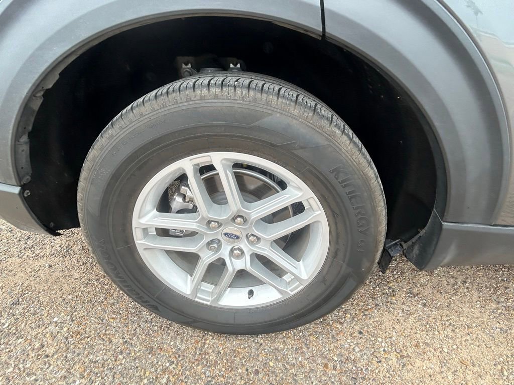 Used 2025 Ford Explorer Active w/ Active Comfort Package RWD image 8
