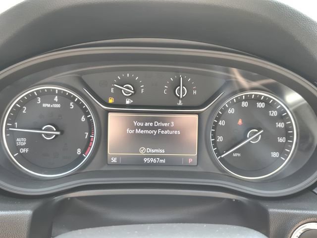 Used 2019 Buick Regal Essence w/ Driver Confidence Package I image 29