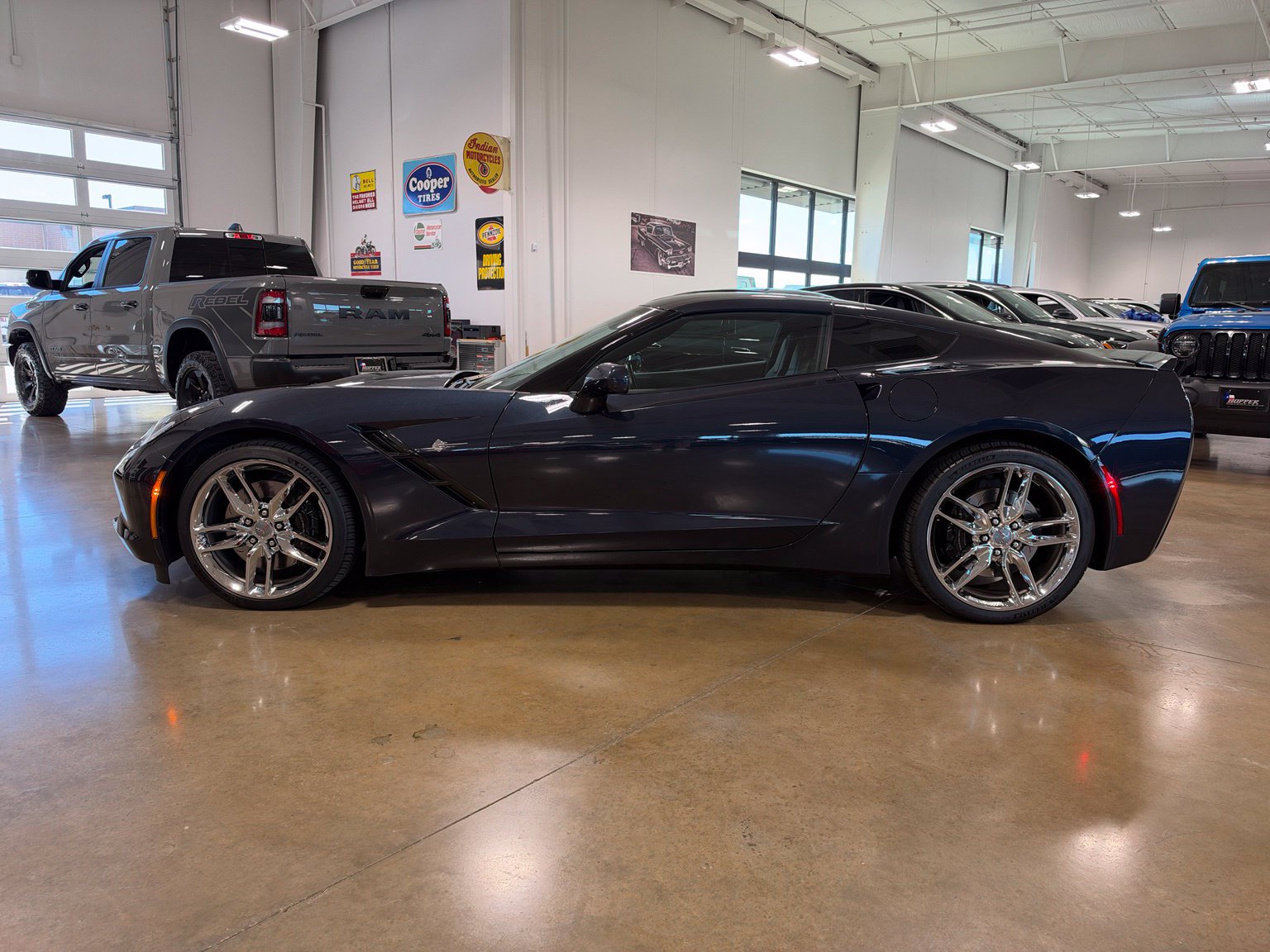 Used 2014 Chevrolet Corvette Stingray Coupe w/ 3LT Preferred Equipment Group RWD image 5