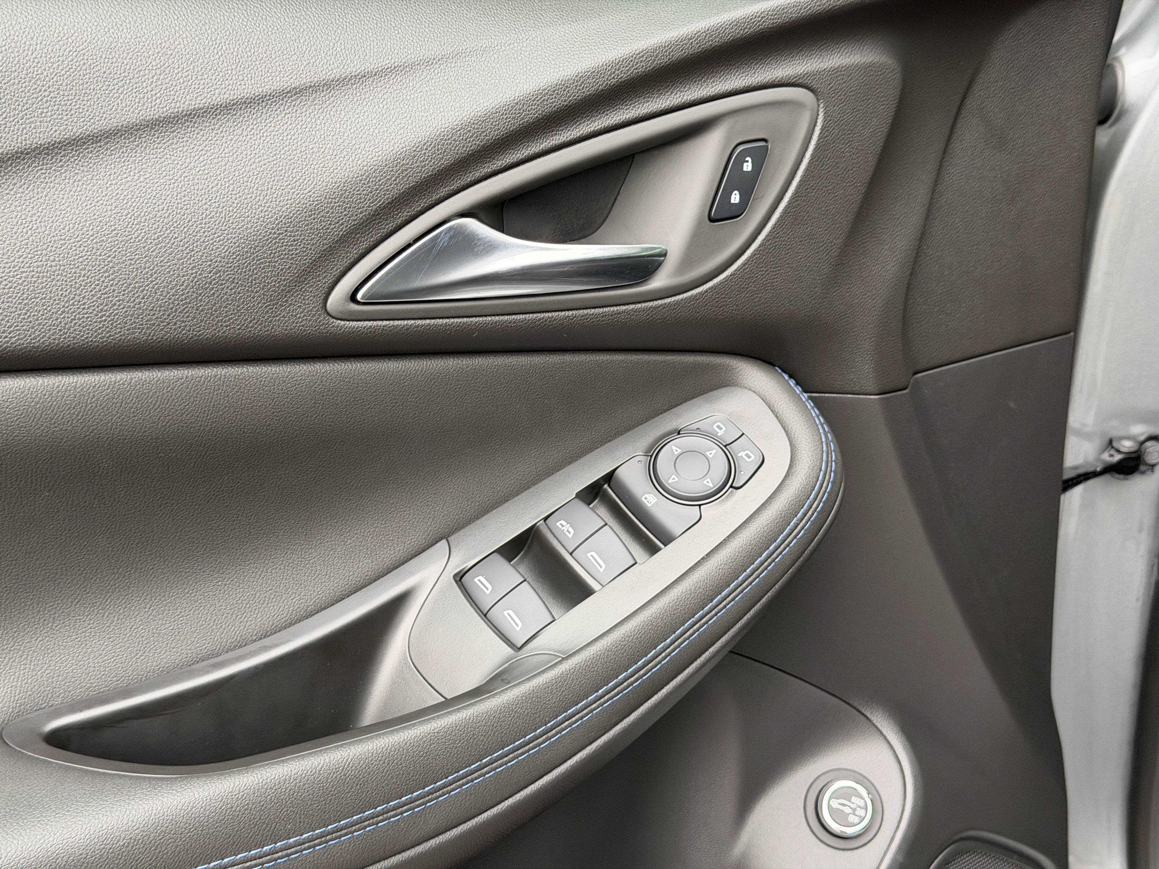 New 2026 Buick Encore GX Sport Touring w/ Advanced Technology Package FWD image 10