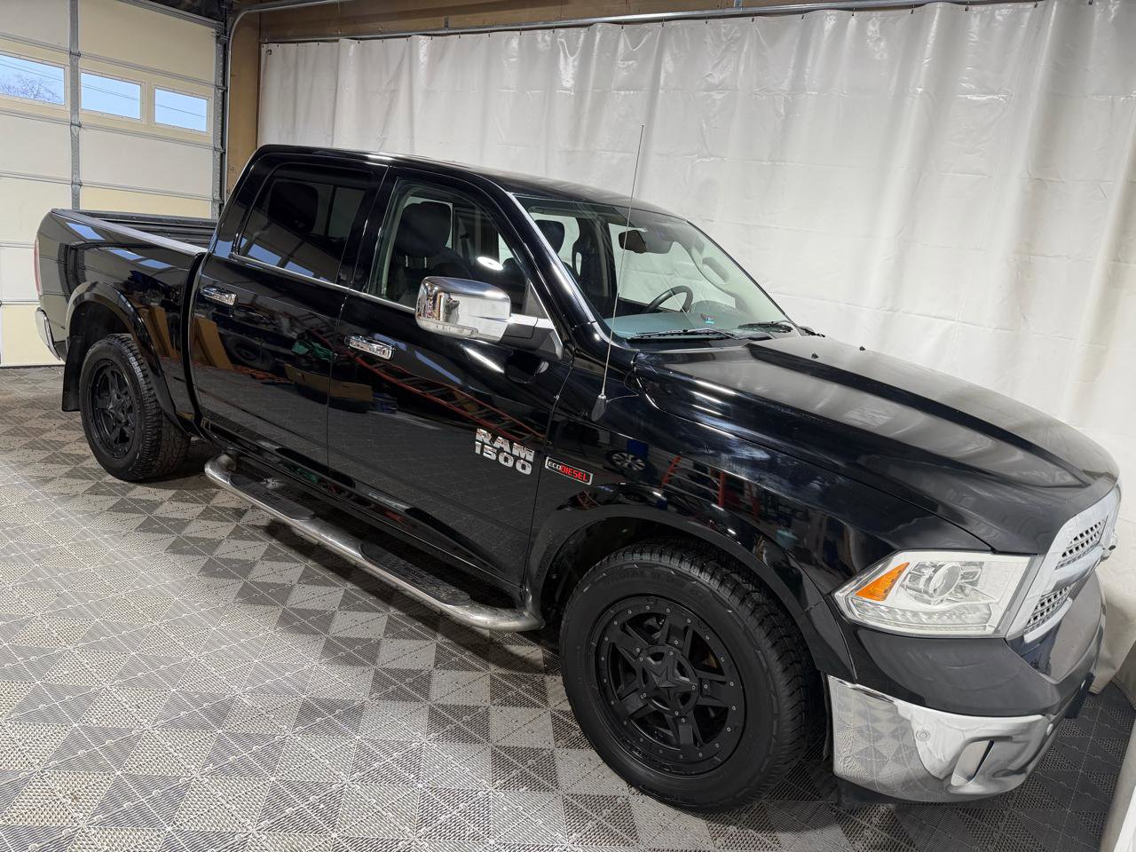Used 2015 RAM 1500 Laramie w/ Convenience Group AWD/4WD image 9