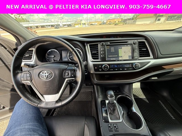Used 2017 Toyota Highlander XLE image 21
