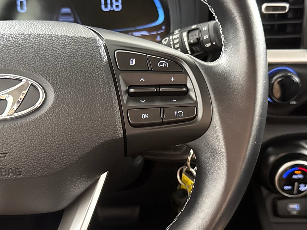 Used 2023 Hyundai Venue SEL FWD image 19