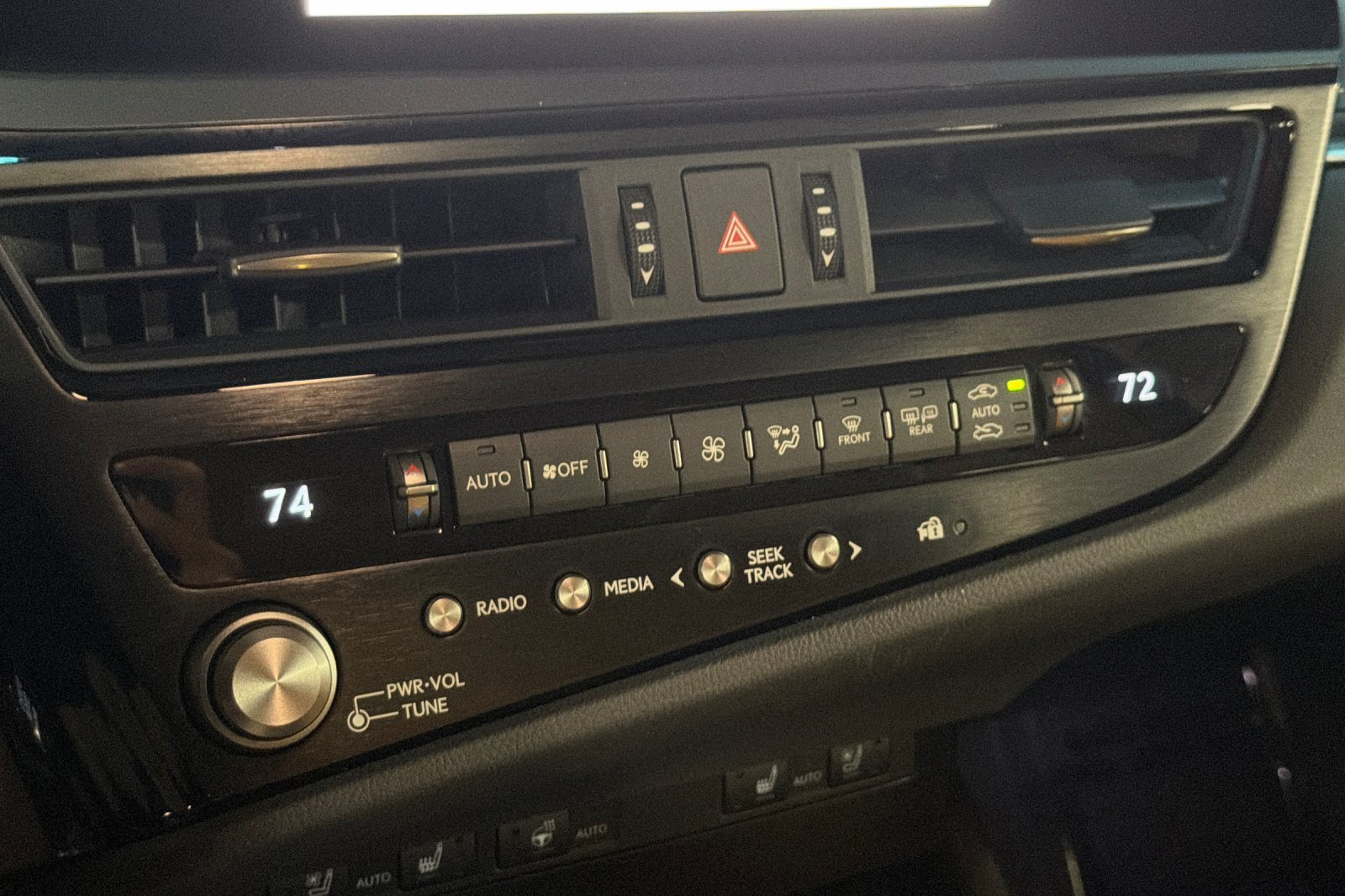 Used 2024 Lexus ES 350 w/ Premium Package FWD image 18