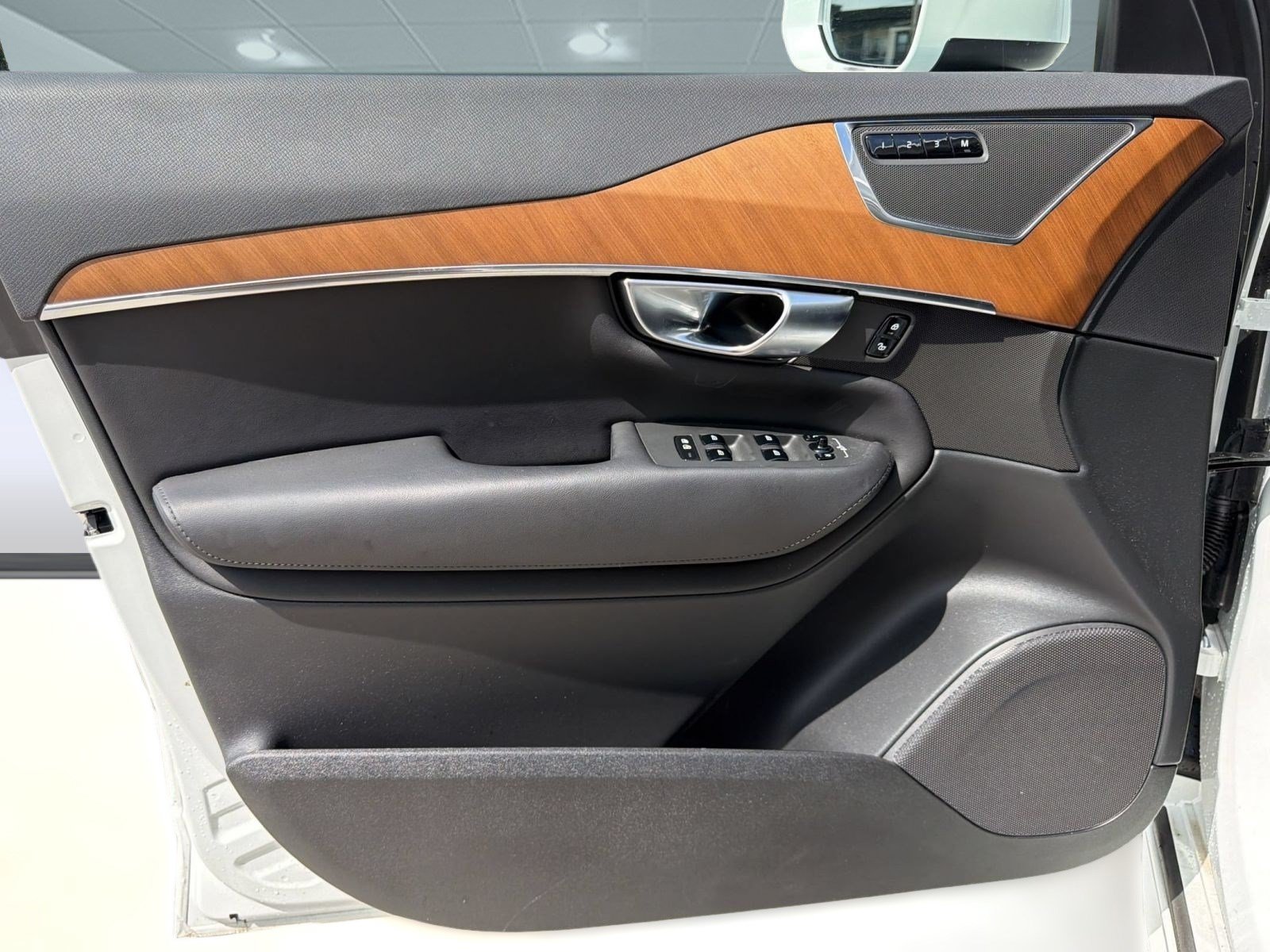 Certified 2024 Volvo XC90 T8 Plus w/ Protection Package Premier AWD/4WD image 20