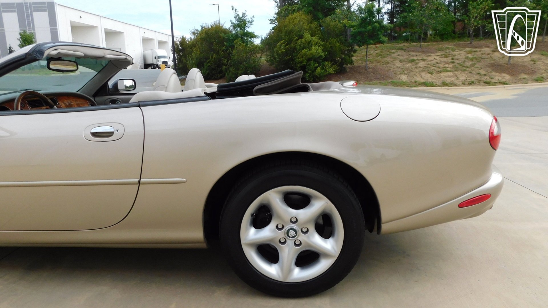 Used 2000 Jaguar XK8 Convertible RWD image 15