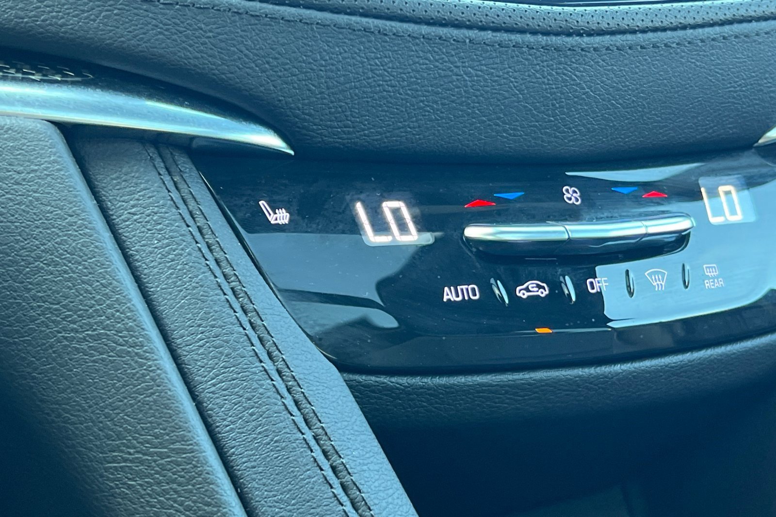 Used 2022 Cadillac XT5 Sportv w/ LPO, ONYX Package image 28