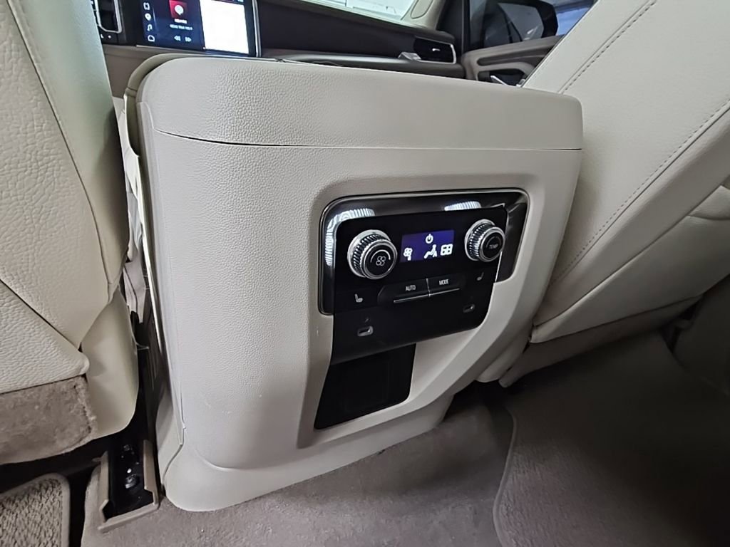 Used 2023 GMC Yukon XL Denali image 36