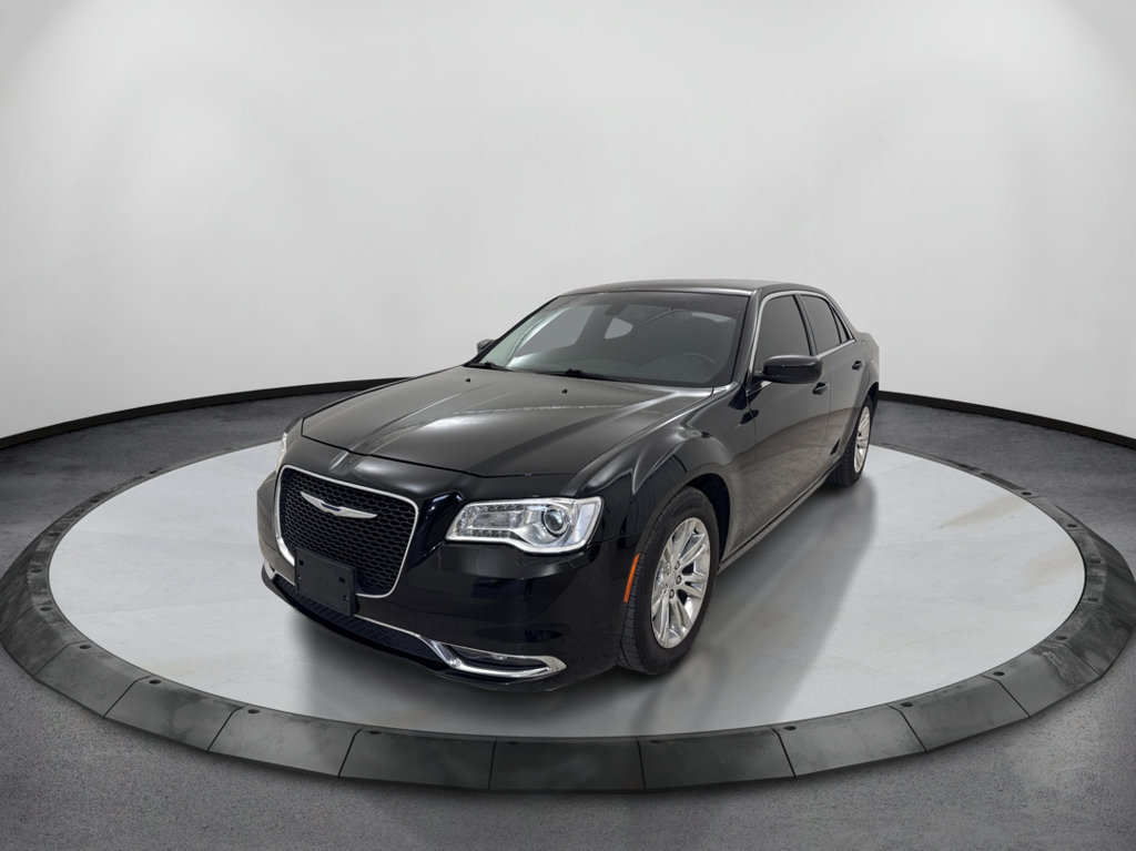 Used 2018 Chrysler 300 Touring w/ Driver Convenience Group RWD image 1