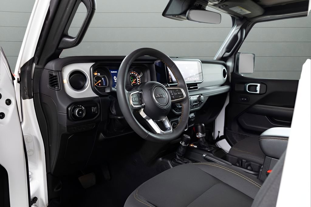 Used 2025 Jeep Wrangler Unlimited Sahara AWD/4WD image 48