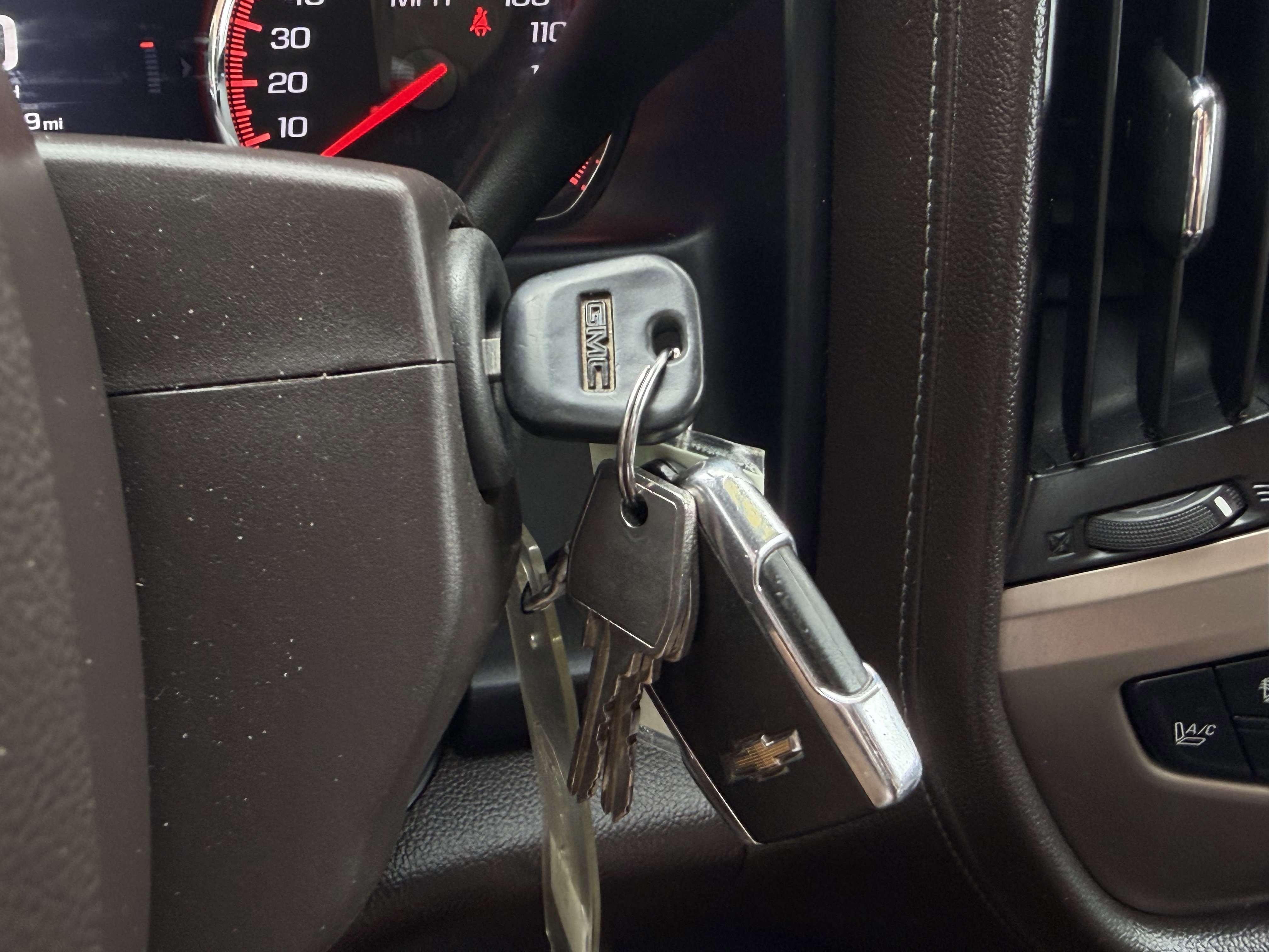 Used 2015 GMC Sierra 2500 Denali AWD/4WD image 24