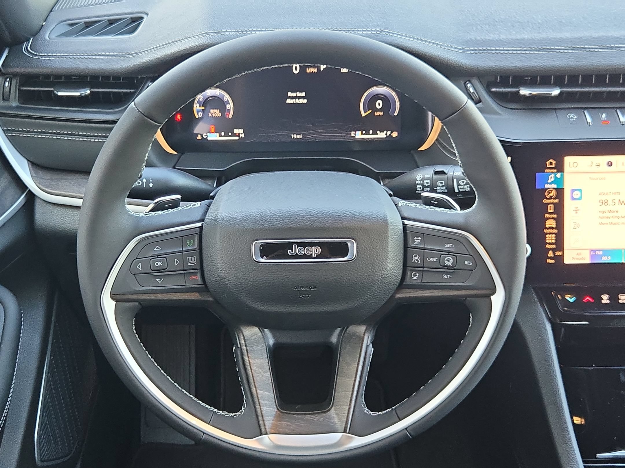 New 2027 Jeep Grand Cherokee Limited AWD/4WD image 22