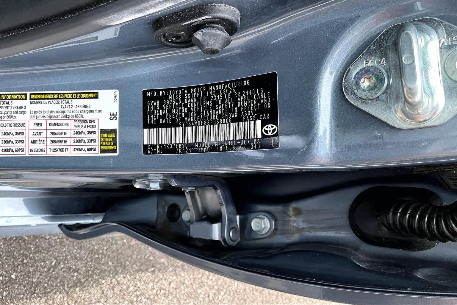 Used 2025 Toyota Corolla LE FWD image 33