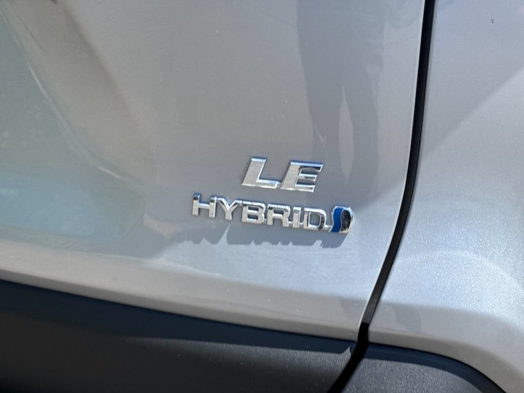 Used 2024 Toyota RAV4 LE AWD/4WD image 37
