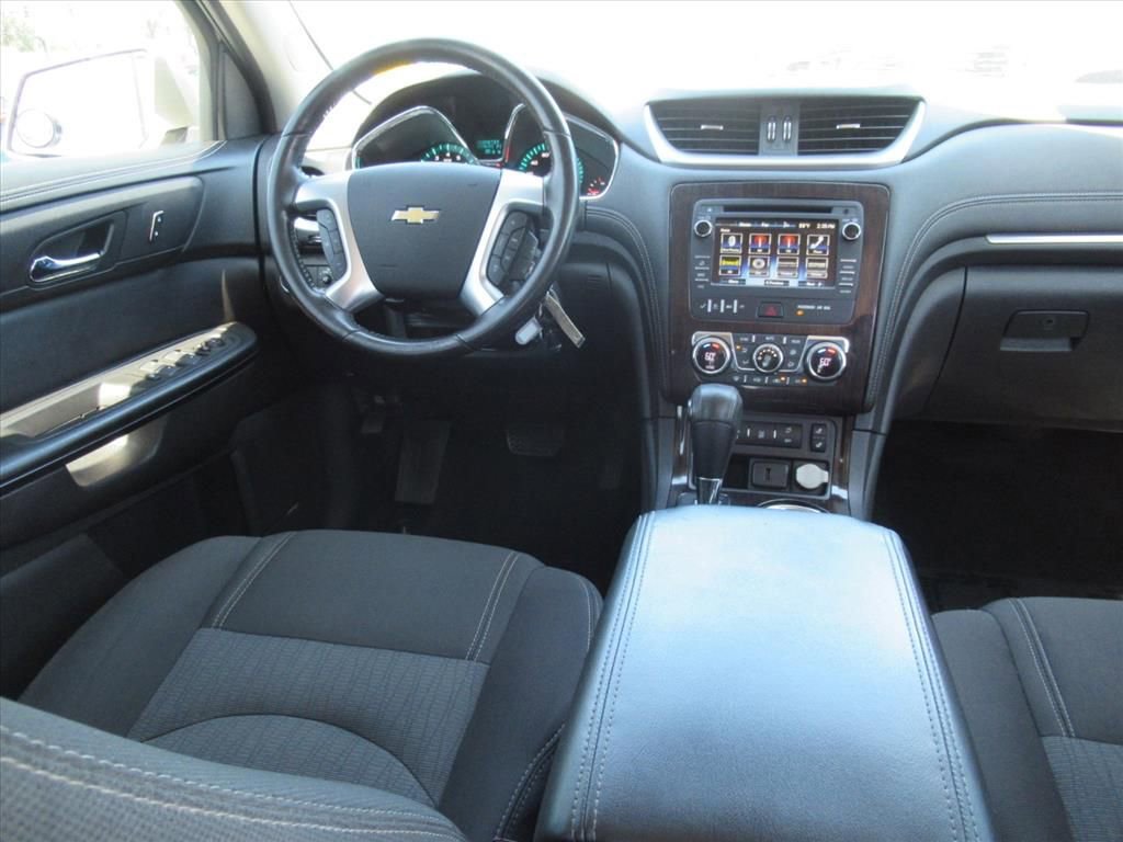 Used 2017 Chevrolet Traverse LT FWD image 13