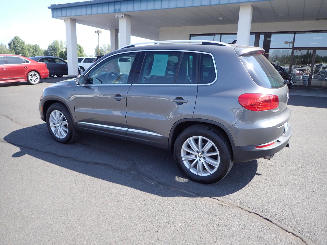 Used 2012 Volkswagen Tiguan SE AWD/4WD image 3