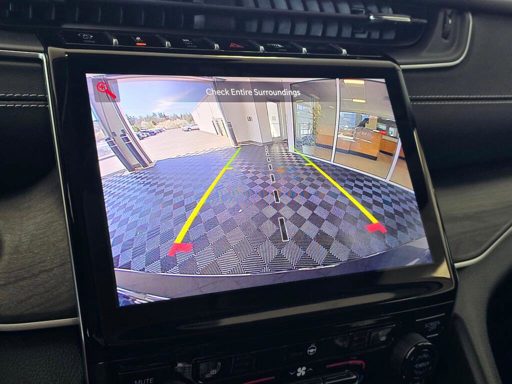 Used 2023 Jeep Grand Cherokee Limited w/ Trailer Tow Prep Group (B) image 31