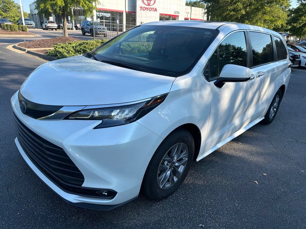 Used 2025 Toyota Sienna XLE