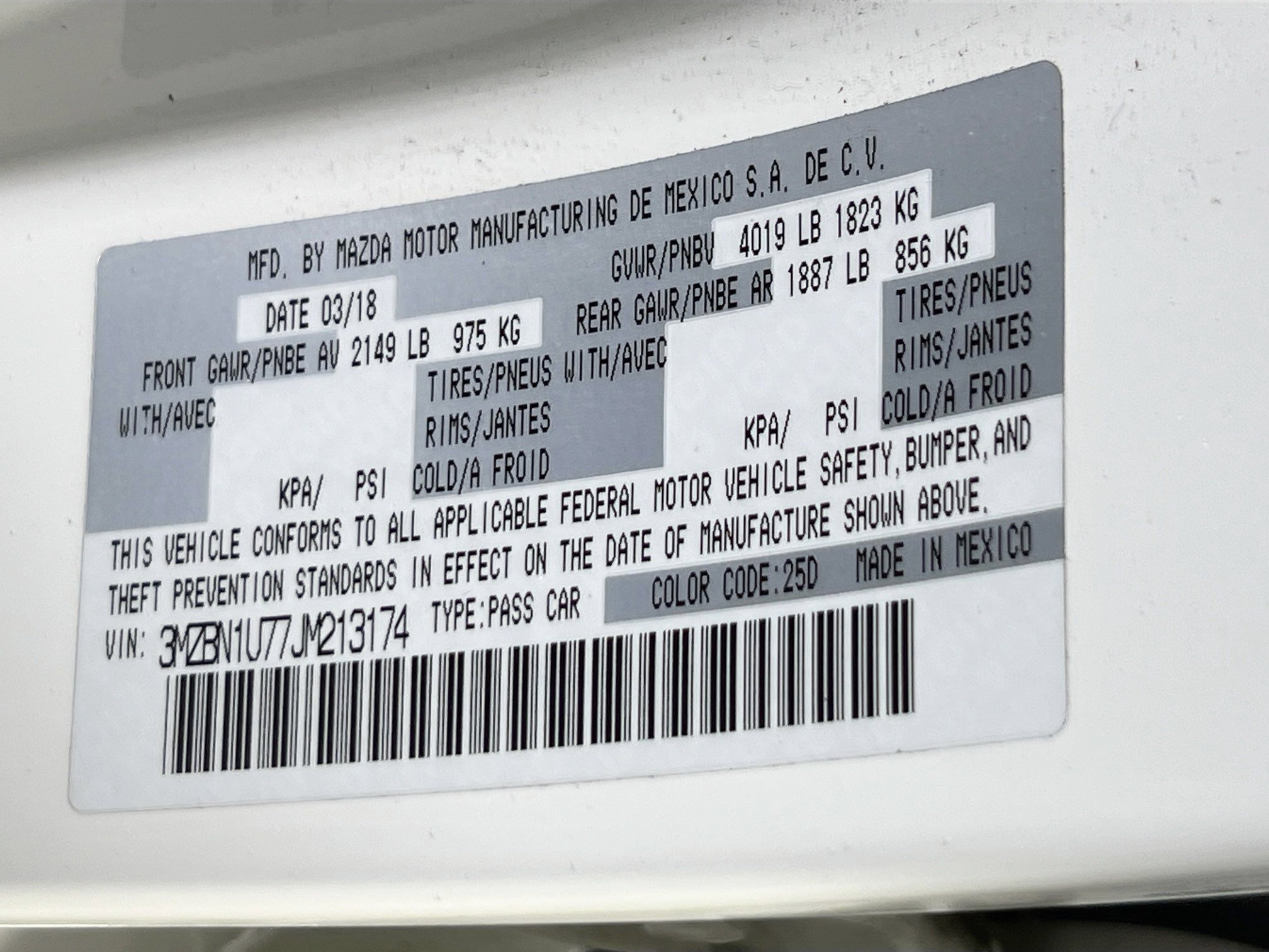 Used 2018 MAZDA MAZDA3 Sport w/ Preferred Equipment Package image 29