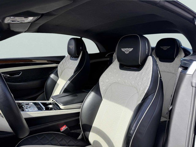 Used 2022 Bentley Continental GT image 29
