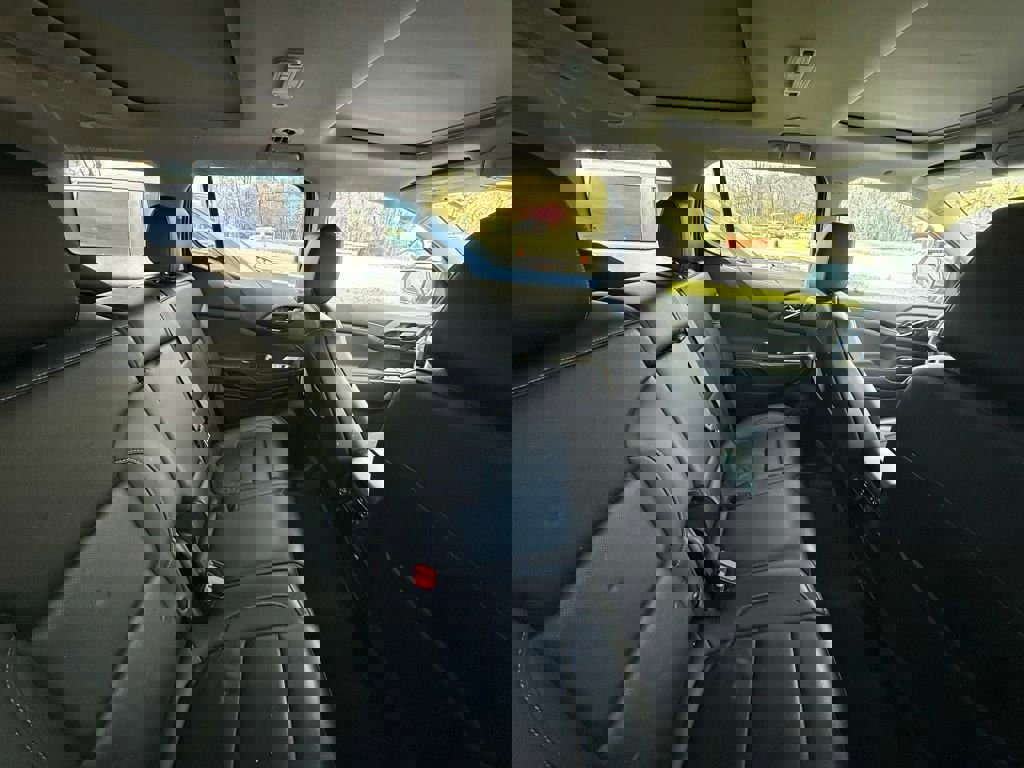 Used 2023 GMC Acadia SLT w/ Preferred Package AWD/4WD image 26