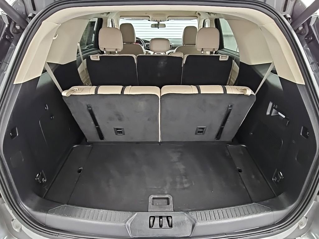 Used 2022 Ford Explorer XLT w/ Equipment Group 202A image 34