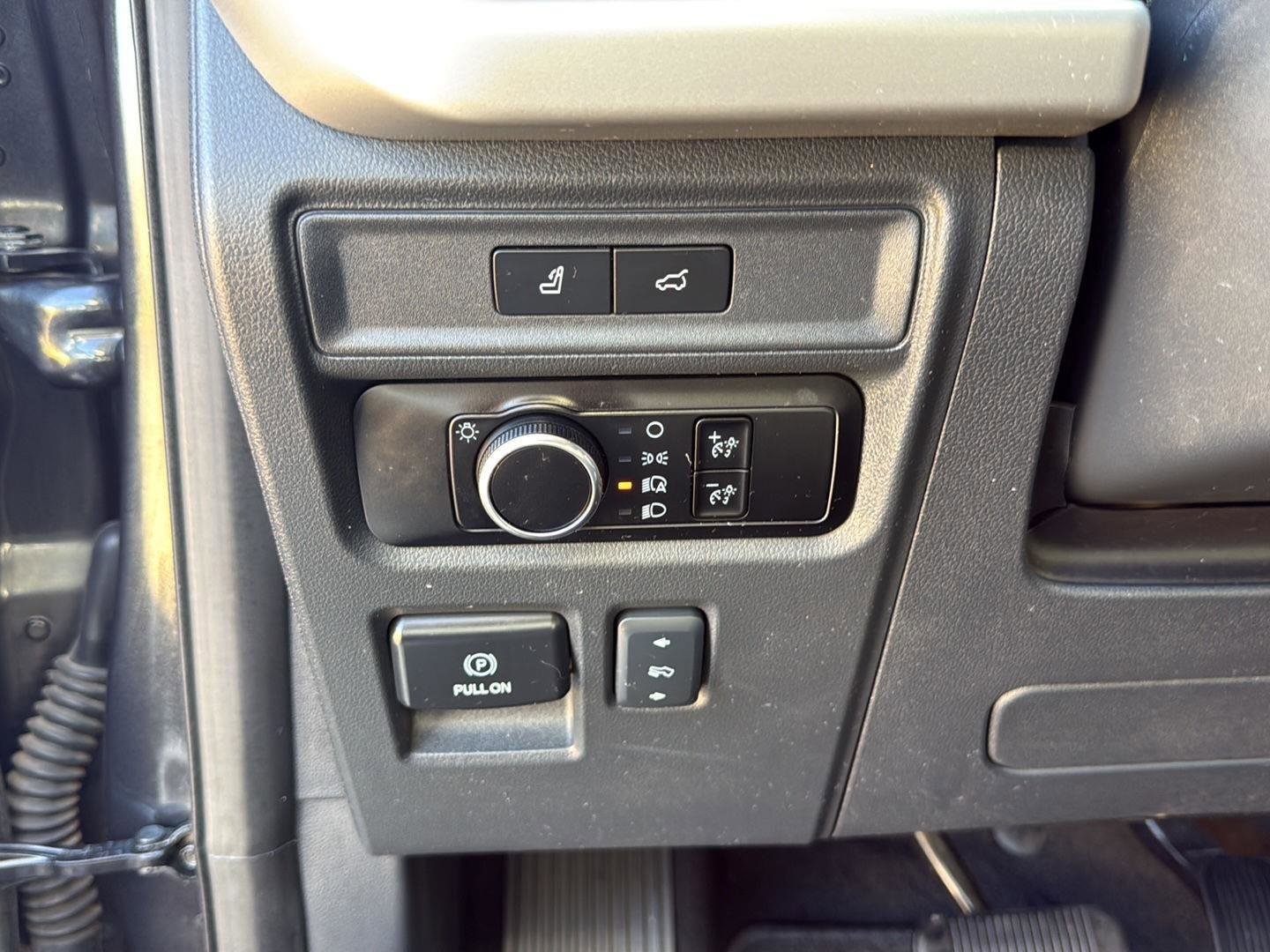 Used 2024 Ford Expedition Max XLT image 15