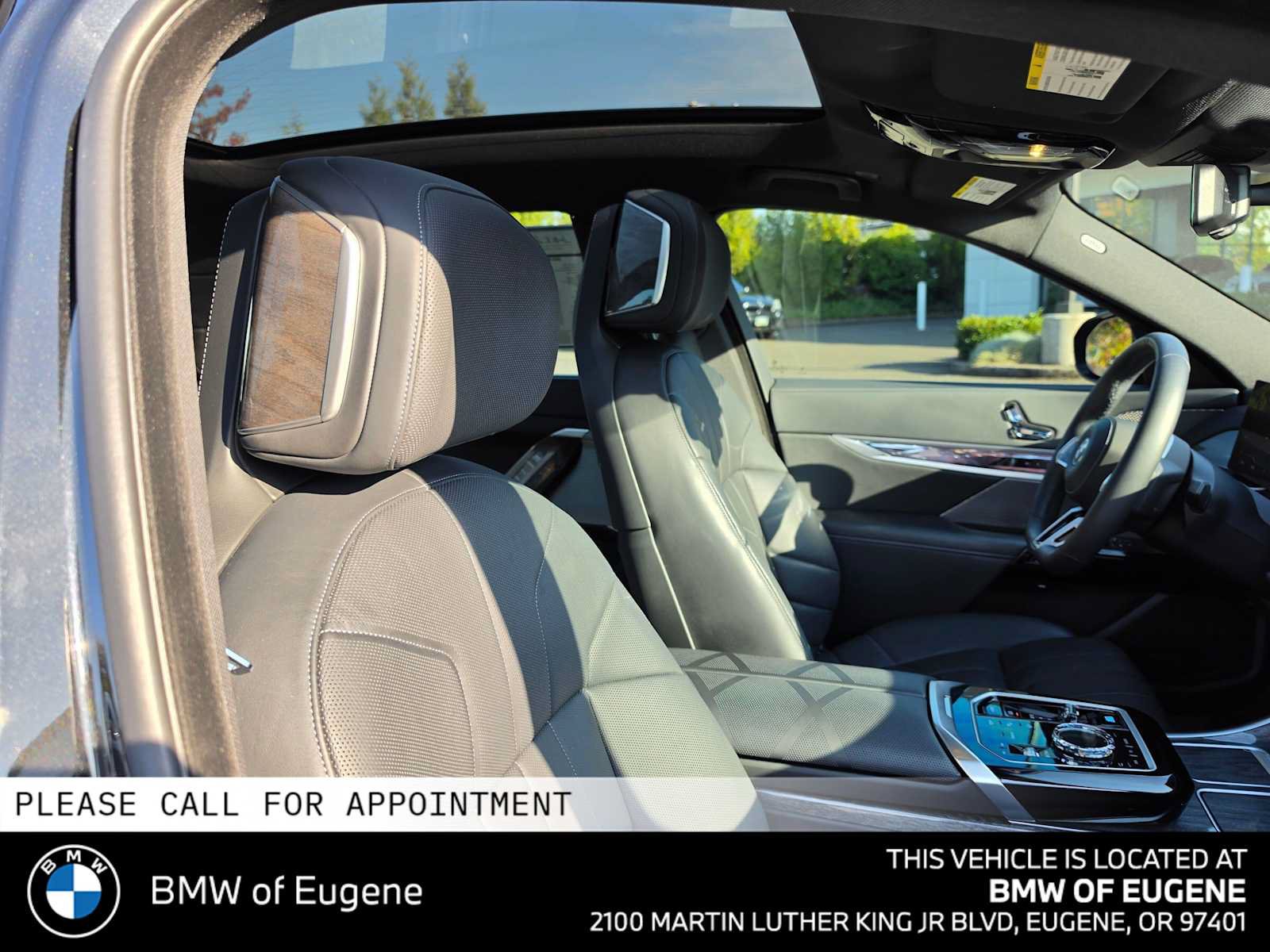Used 2025 BMW i7 eDrive50 w/ M Sport Package RWD image 13
