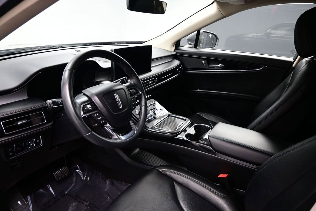 Used 2023 Lincoln Nautilus FWD w/ Premium Package image 8