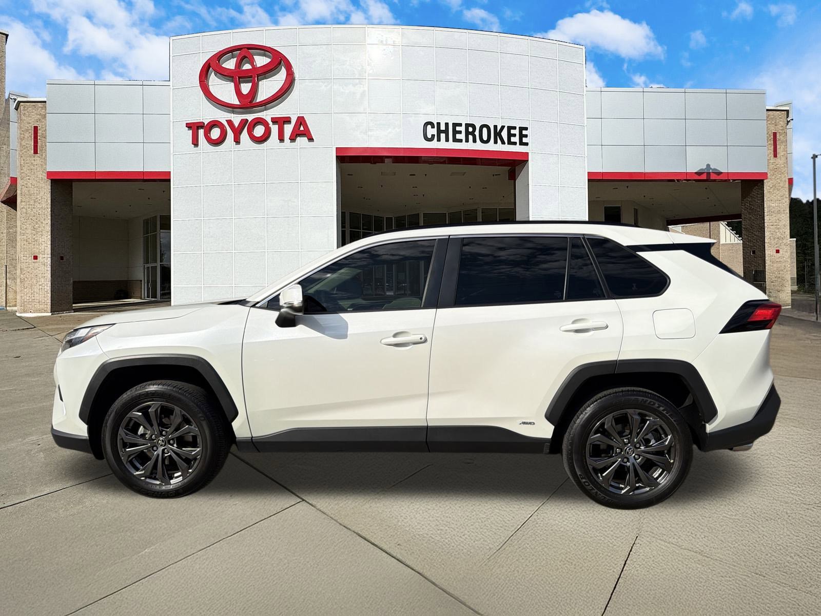 Used 2022 Toyota RAV4 XLE Premium image 8