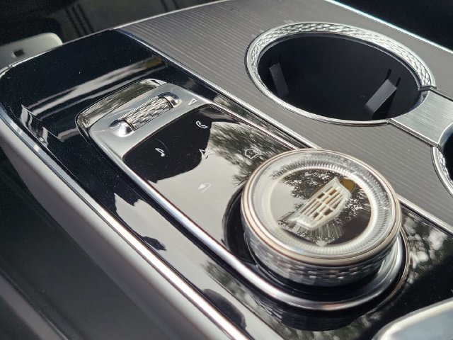 Certified 2024 Cadillac Lyriq Luxury AWD/4WD image 36
