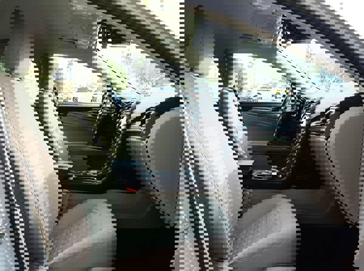 Used 2019 Ford Fusion SE image 30