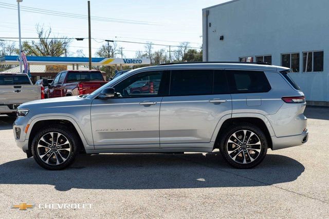 Used 2023 Jeep Grand Cherokee L Overland w/ Advanced Protech Group III image 10