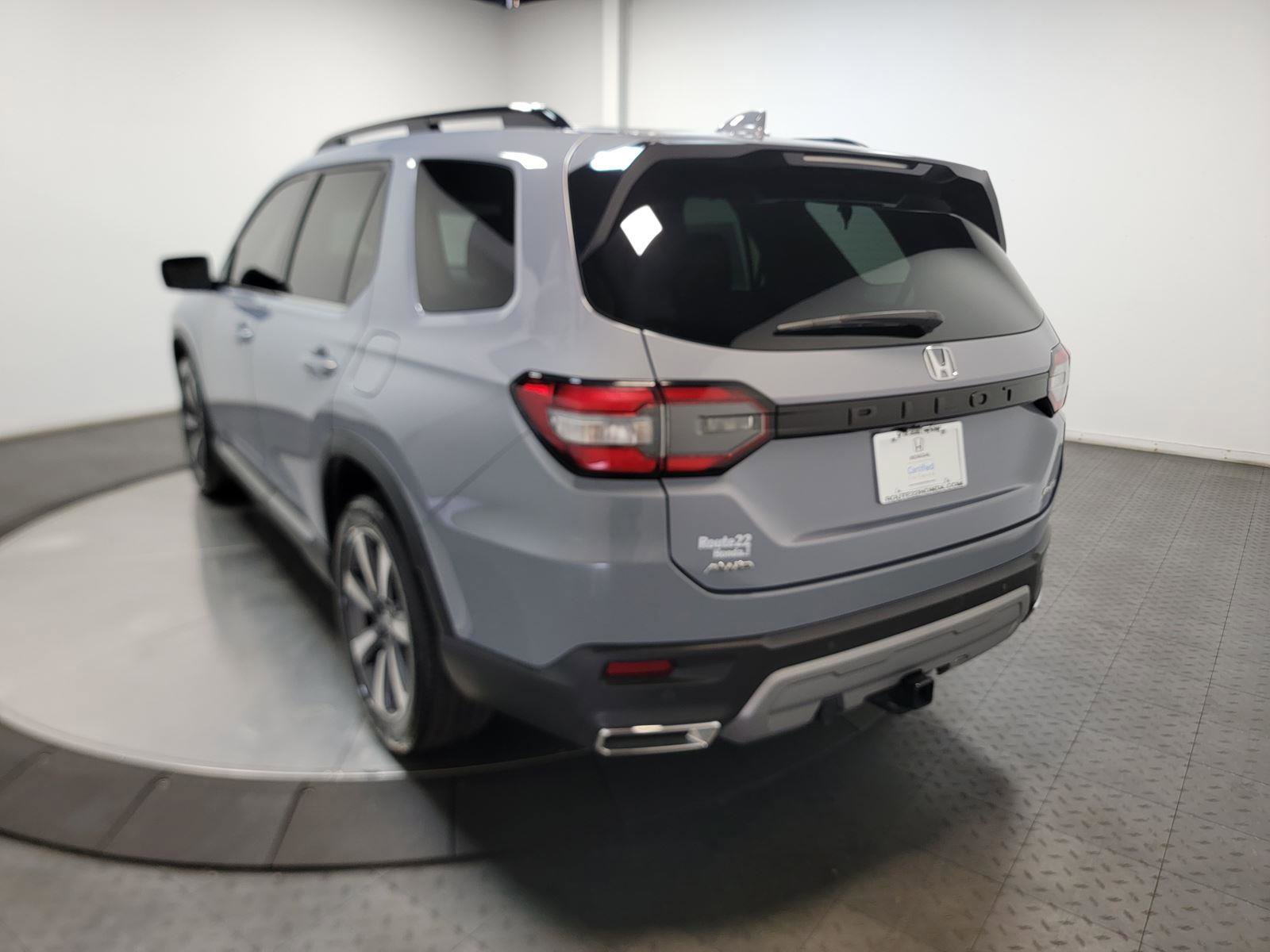 Used 2023 Honda Pilot Elite image 8