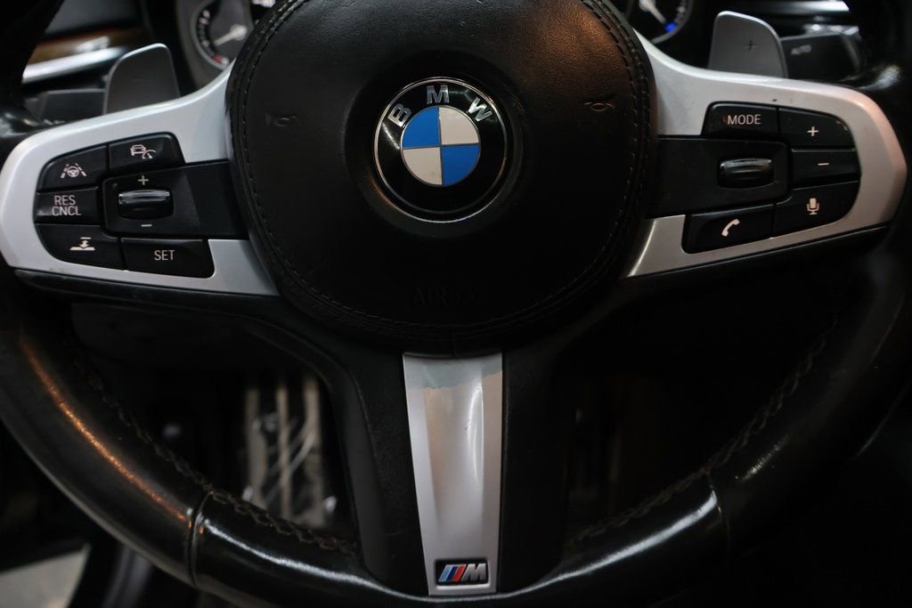 Used 2018 BMW 540i w/ M Sport Package image 18