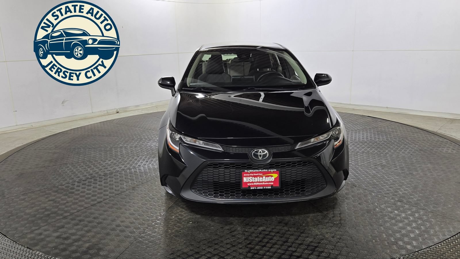 Used 2021 Toyota Corolla LE w/ LE Convenience Package FWD image 2