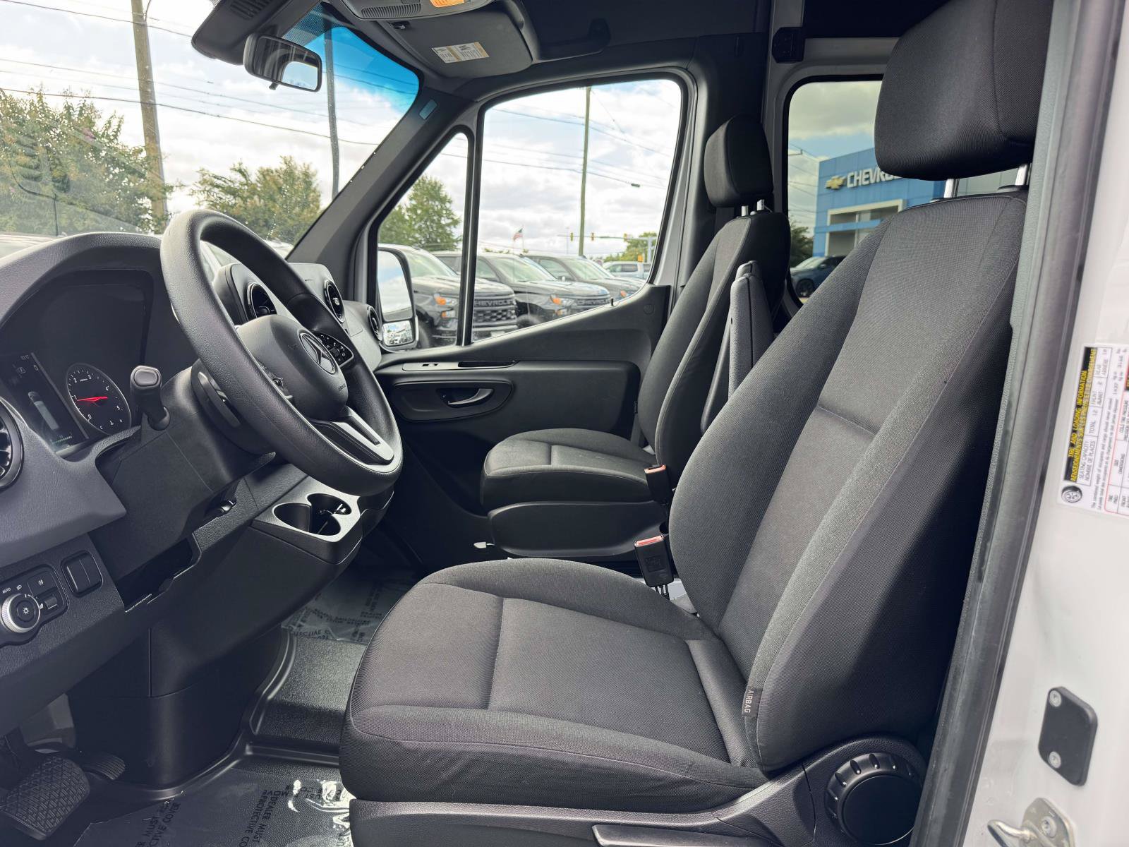 Used 2024 Mercedes-Benz Sprinter 2500 image 23