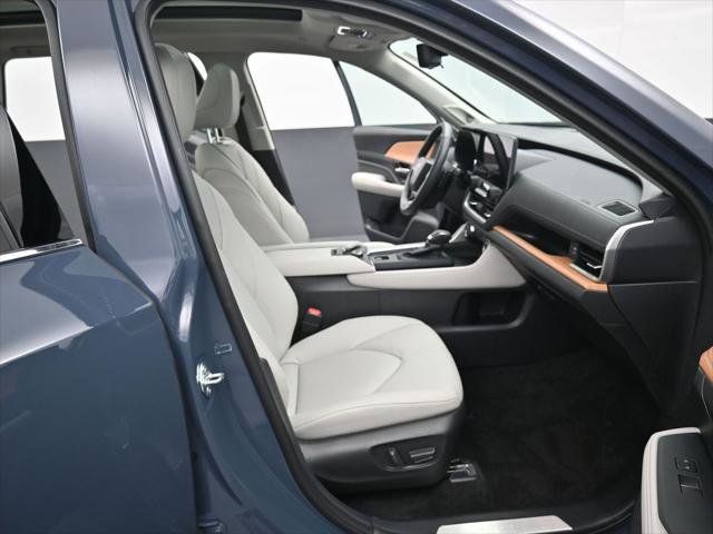 Certified 2024 Toyota Grand Highlander Platinum AWD/4WD image 39