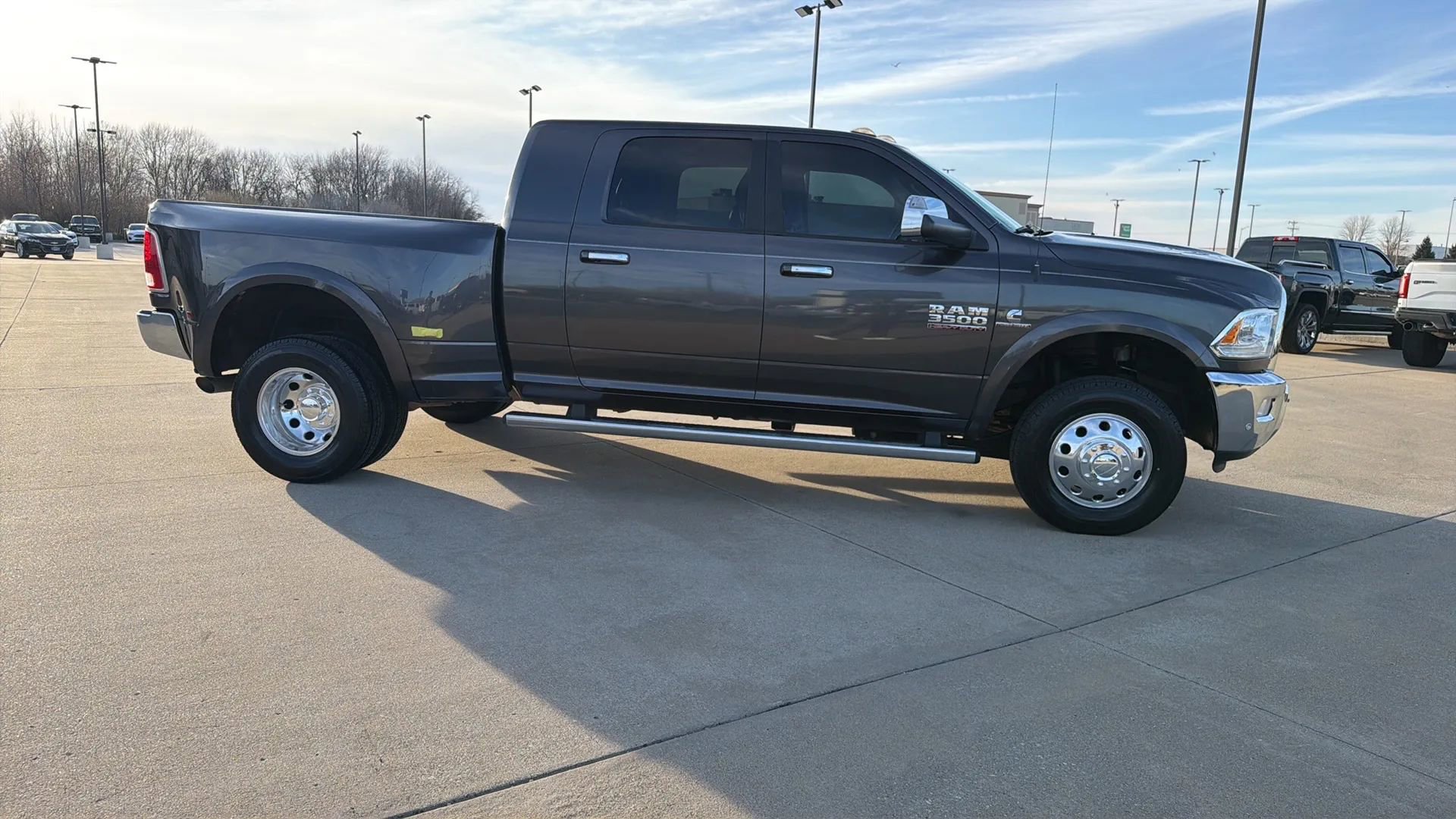 Used 2018 RAM 3500 Laramie image 30