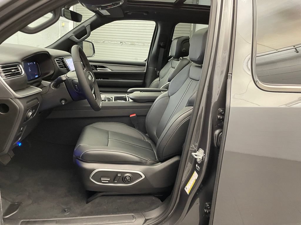 New 2026 Jeep Grand Wagoneer 2WD w/ Premium Group I image 18
