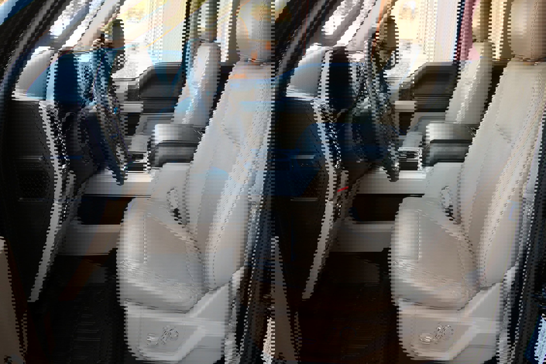 Used 2018 Ford F250 Lariat w/ Lariat Ultimate Package image 23