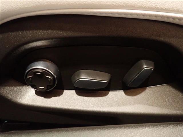 Used 2022 Chevrolet Corvette Stingray Premium Conv w/ Z51 Performance Package image 10