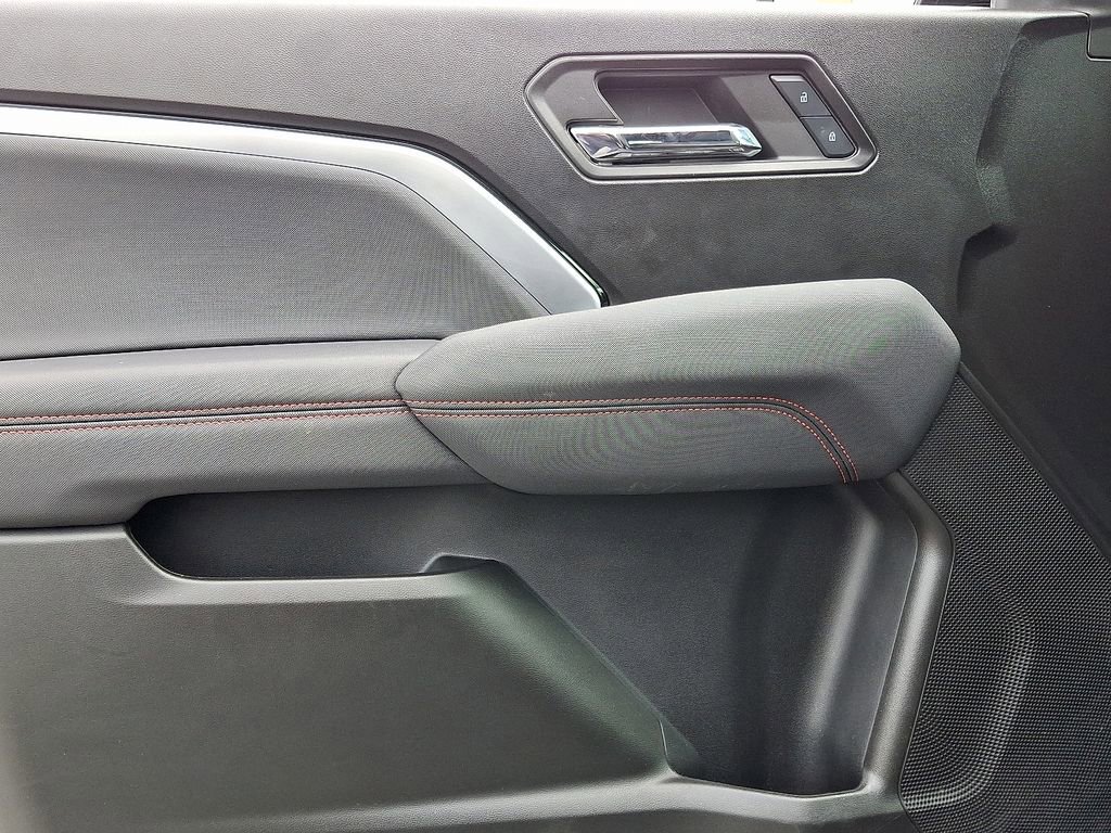 Used 2024 Chevrolet Colorado Z71 image 12