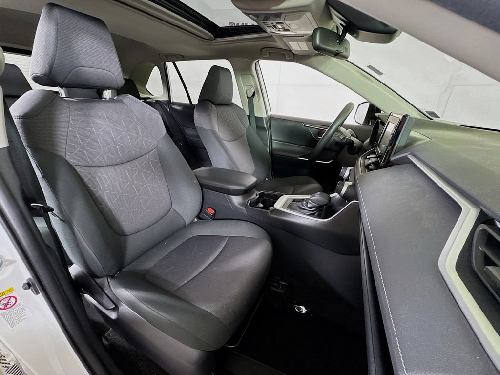 Used 2019 Toyota RAV4 XLE w/ All Weather Liner Package AWD/4WD image 27