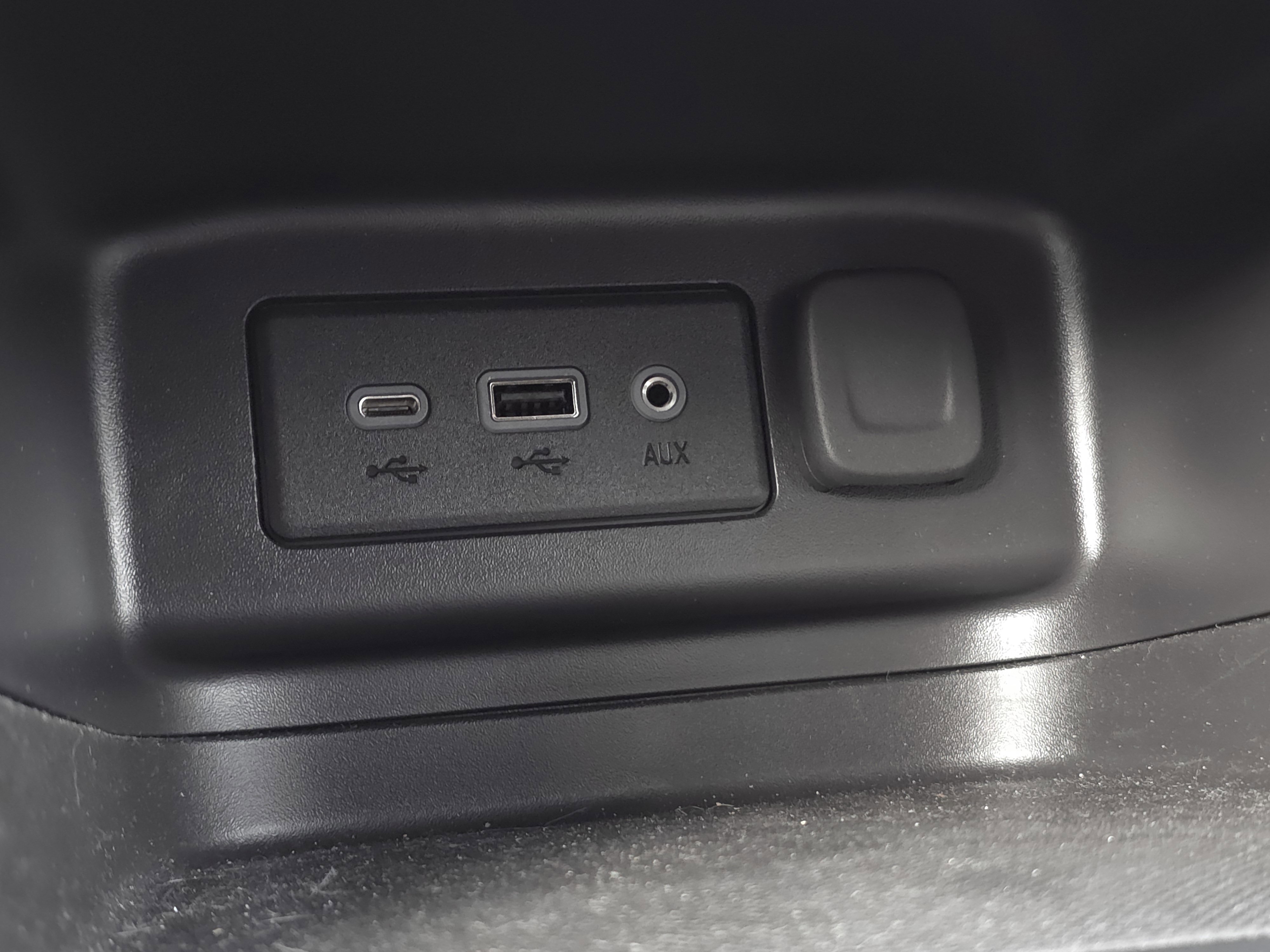 Used 2024 Chevrolet Equinox LS w/ LS Convenience Package image 14