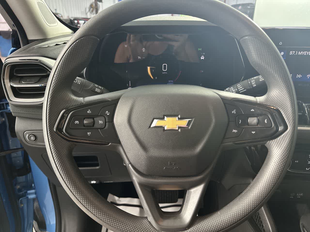 Used 2025 Chevrolet TrailBlazer LT AWD/4WD image 13